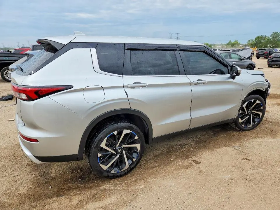 2023 MITSUBISHI OUTLANDER SE  