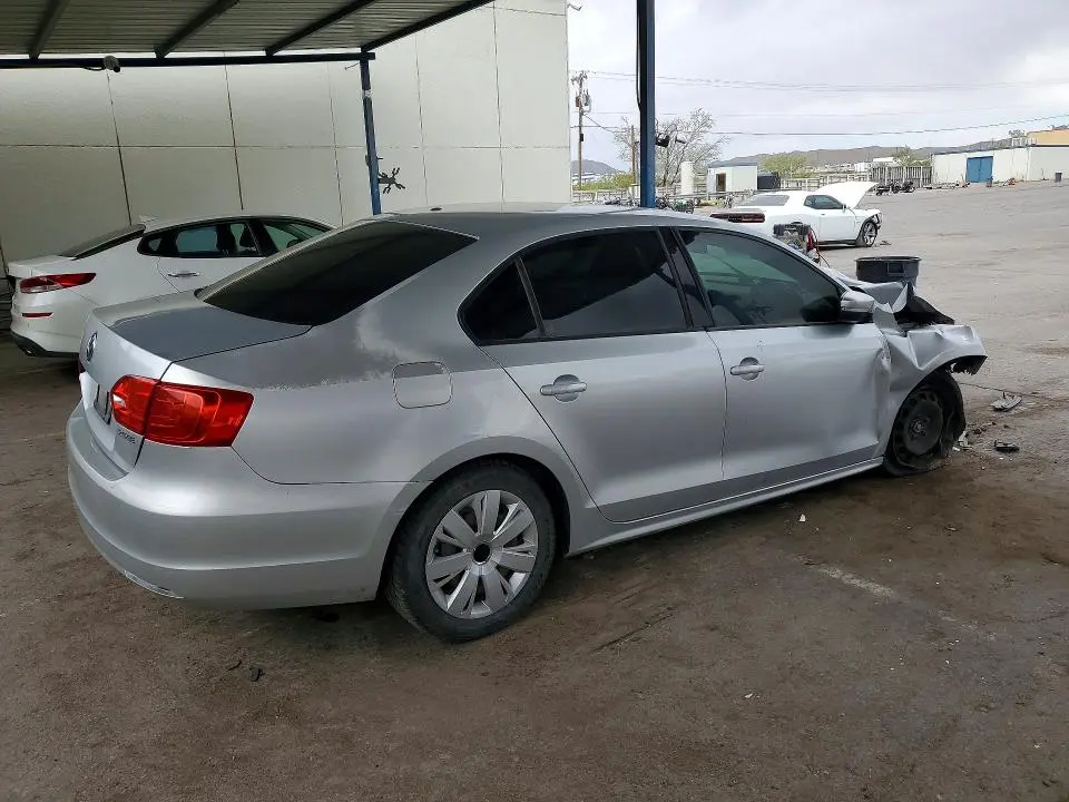 2011 VOLKSWAGEN JETTA SE  