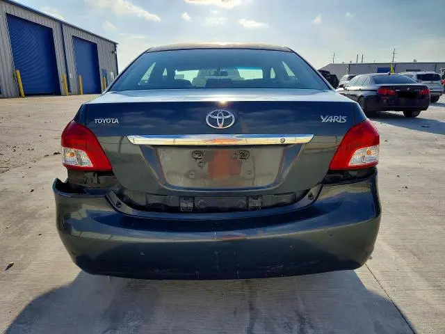 2010 TOYOTA YARIS BASE  