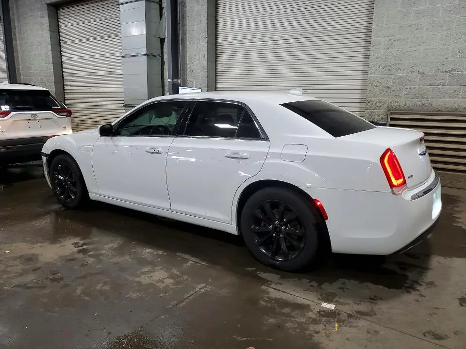 2018 CHRYSLER 300 TOURING  