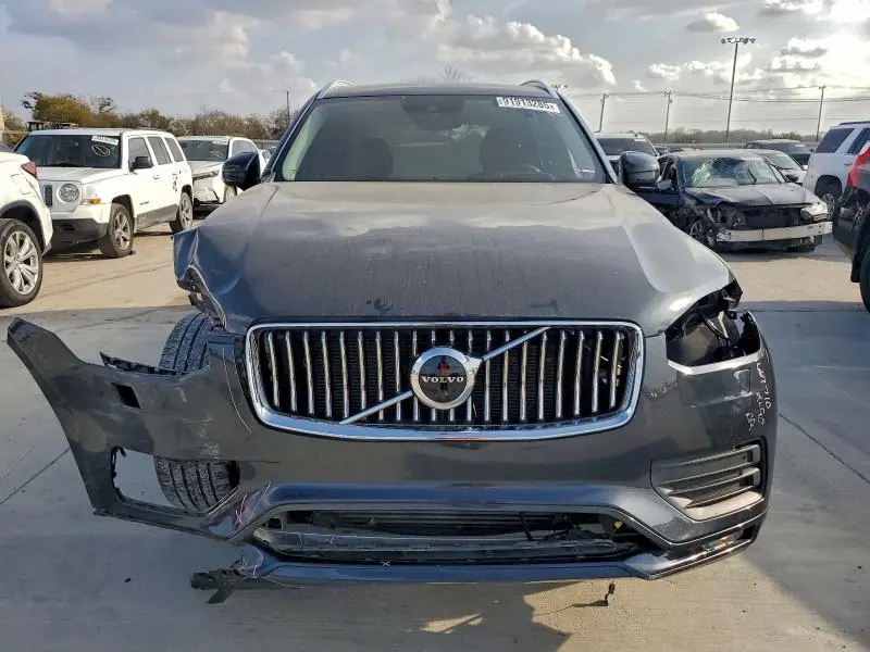2021 VOLVO XC90 T6 MOMENTUM  