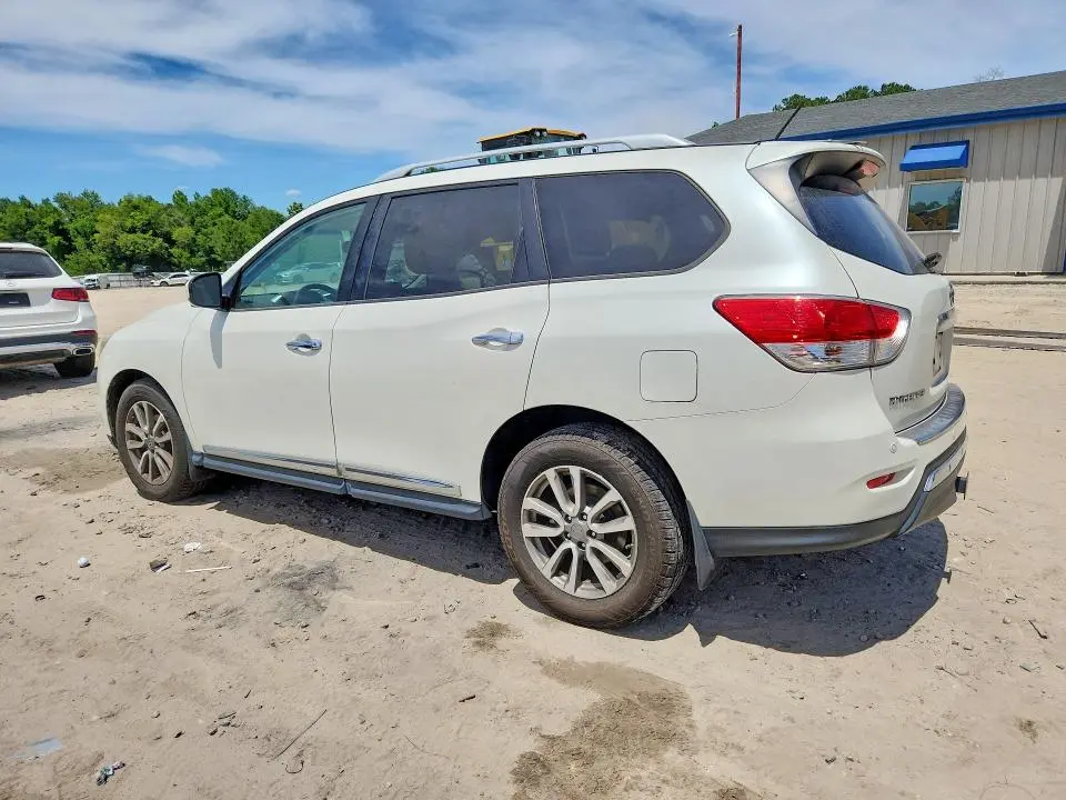 2016 NISSAN PATHFINDER SL  
