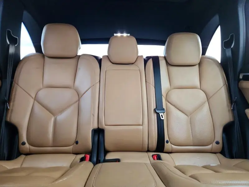 2017 PORSCHE CAYENNE   