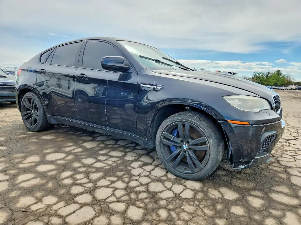 2013 BMW X6 M  