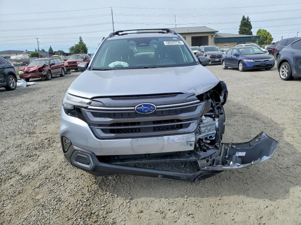 2025 SUBARU FORESTER LIMITED  