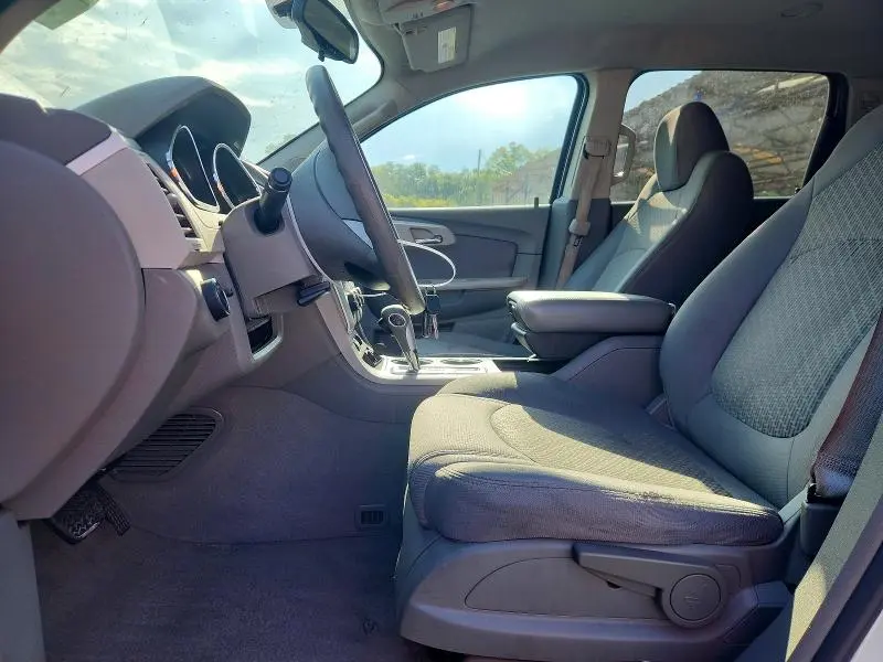 2011 CHEVROLET TRAVERSE LS  