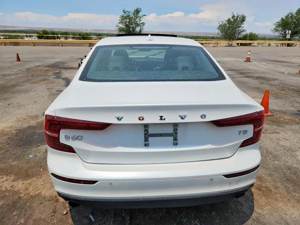 2019 VOLVO S60 T5 MOMENTUM  