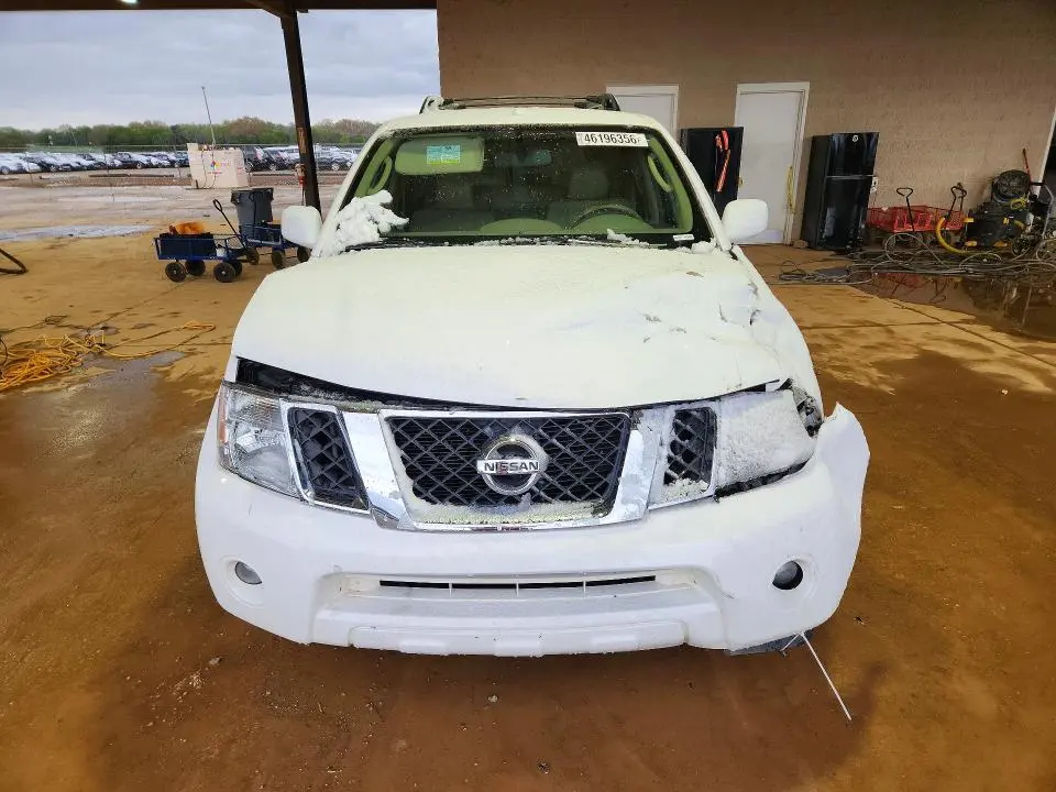 2011 NISSAN PATHFINDER S  