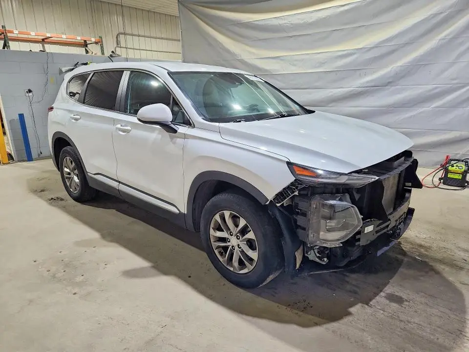 2020 HYUNDAI SANTA FE SE  