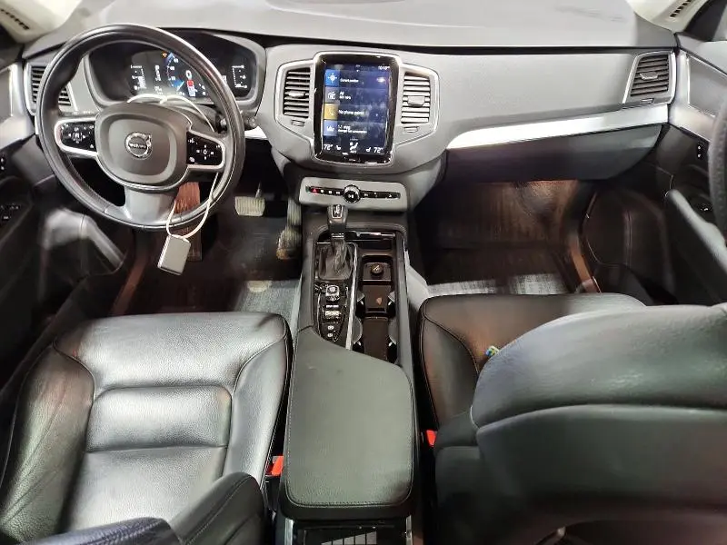 2018 VOLVO XC90 T5  
