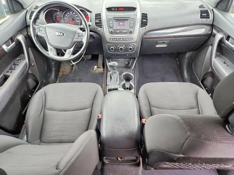 2014 KIA SORENTO LX  