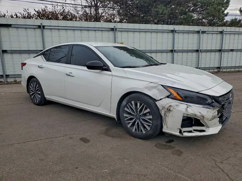 2024 NISSAN ALTIMA SV  