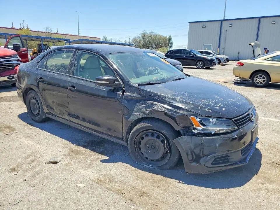 2011 VOLKSWAGEN JETTA SE  