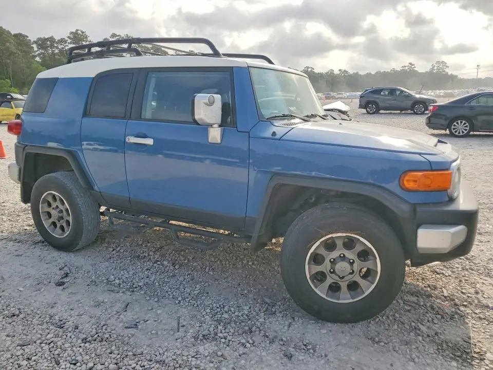 2013 TOYOTA FJ CRUISER BASE  