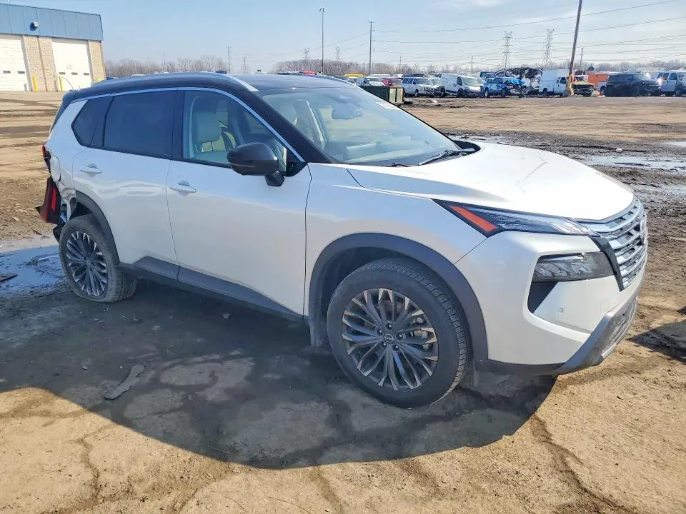 2025 NISSAN ROGUE SL  