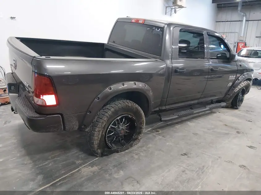 2017 RAM 1500 EXPRESS  4X4 5'7 BOX
