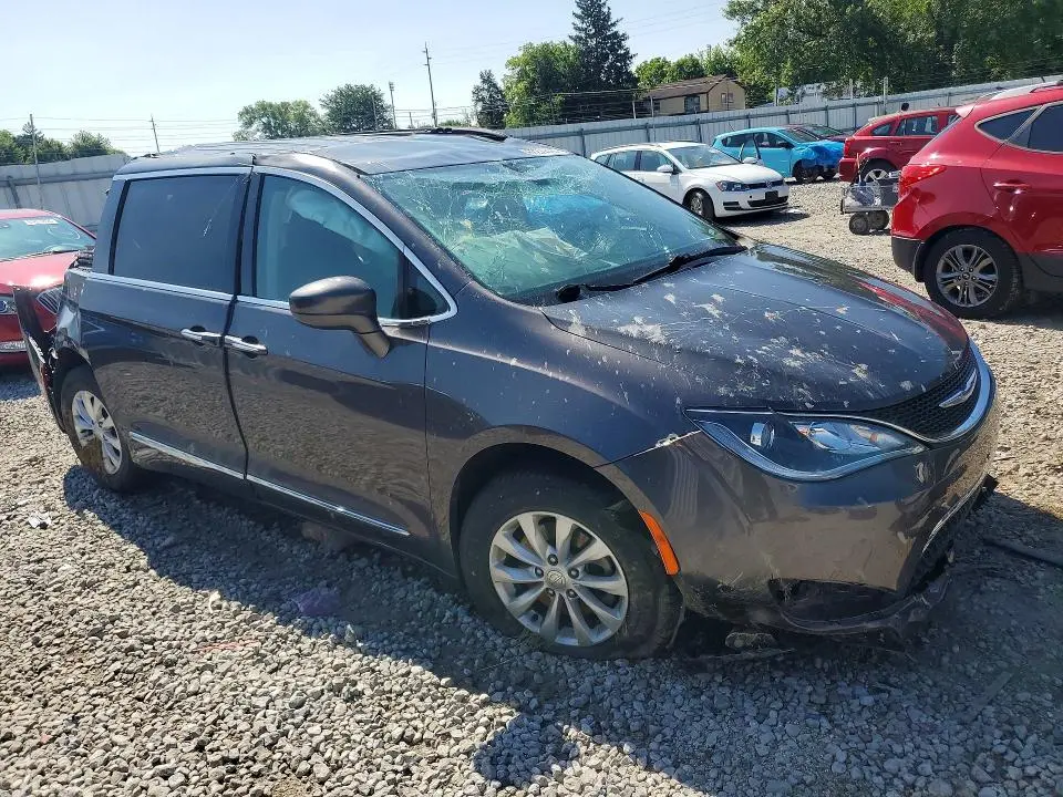 2017 CHRYSLER PACIFICA TOURING L  
