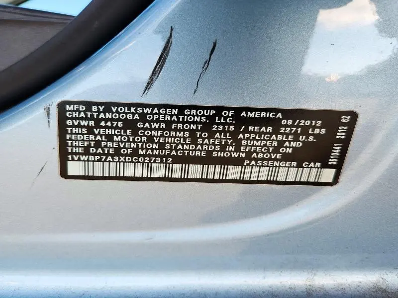 2013 VOLKSWAGEN PASSAT   
