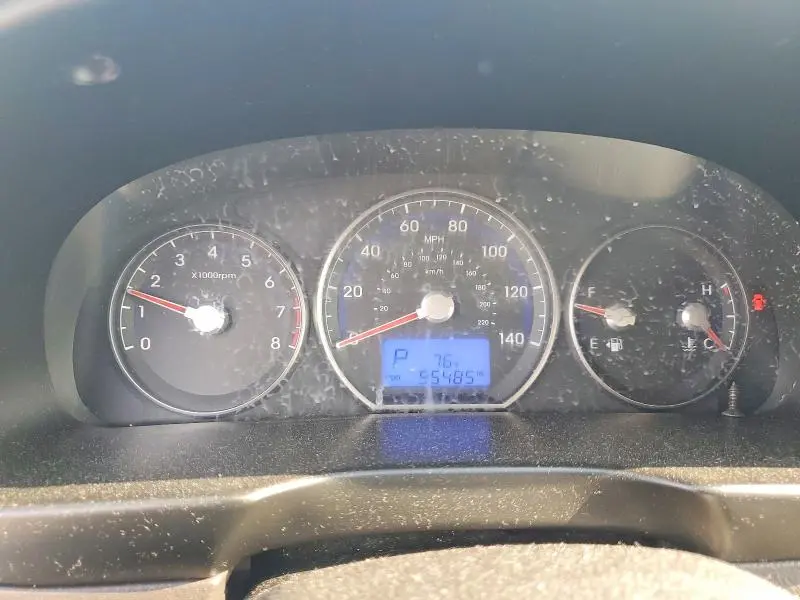 2010 HYUNDAI SANTA FE SE  