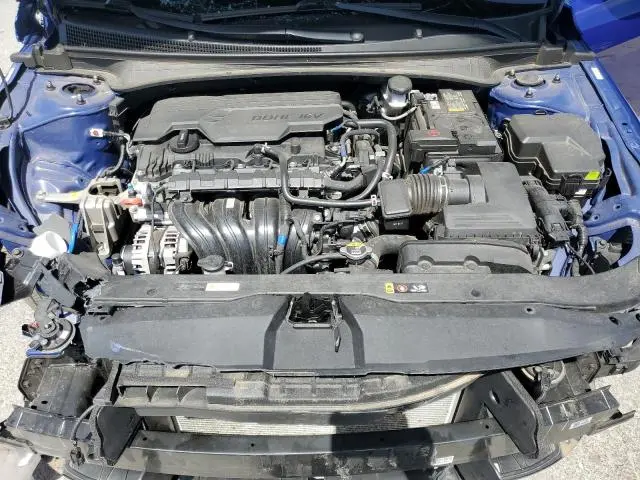 2024 HYUNDAI ELANTRA SE  