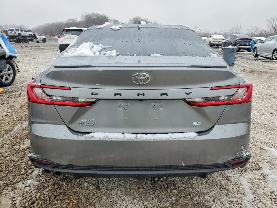 2025 TOYOTA CAMRY SE  