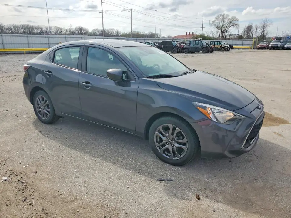 2019 TOYOTA YARIS LE  