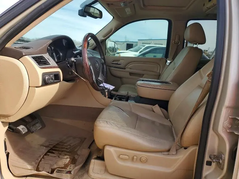 2013 CADILLAC ESCALADE LUXURY  