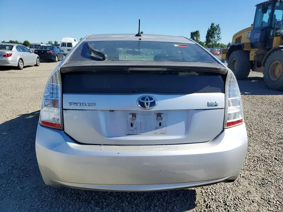 2010 TOYOTA PRIUS III  