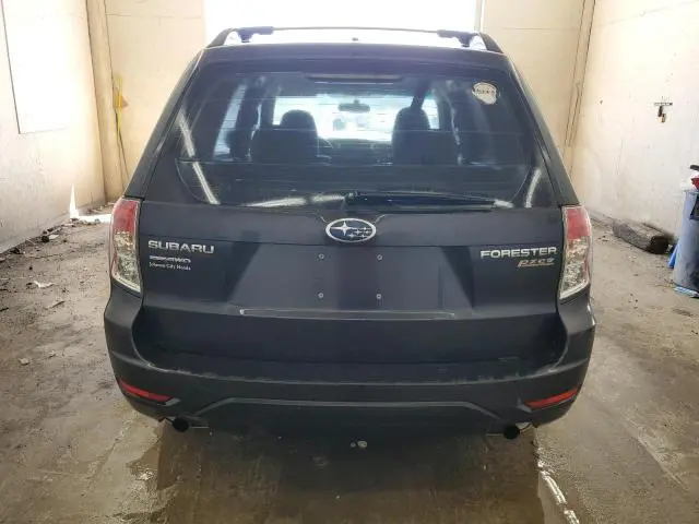 2010 SUBARU FORESTER XS  