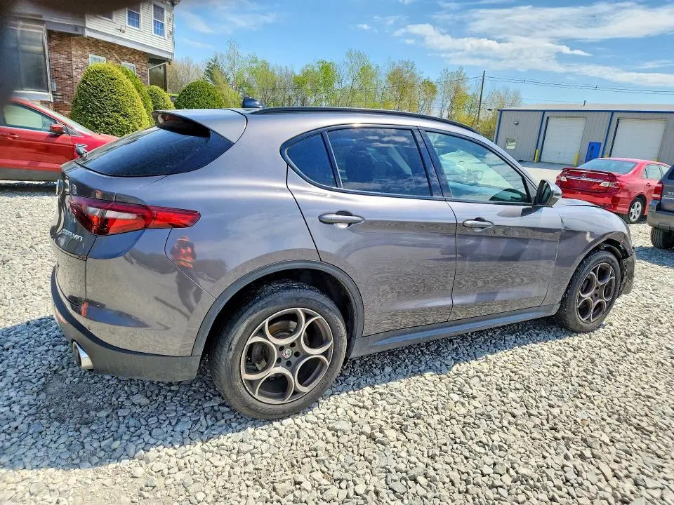 2018 ALFA ROMEO STELVIO SPORT  