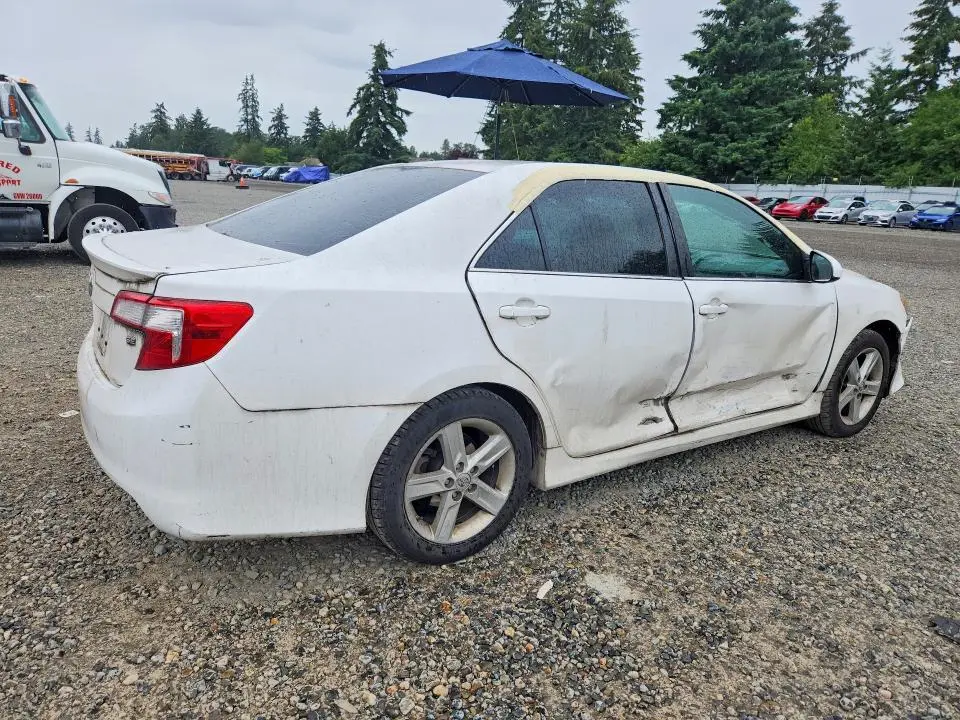 2014 TOYOTA CAMRY SE  