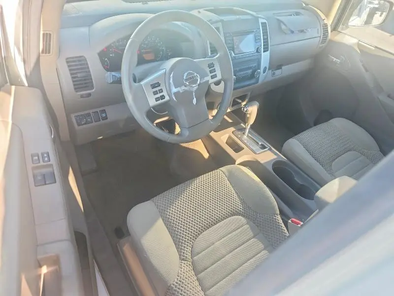 2017 NISSAN FRONTIER SV  