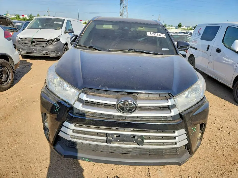 2019 TOYOTA HIGHLANDER XLE  