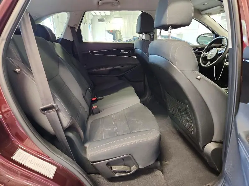 2018 KIA SORENTO LX V6  