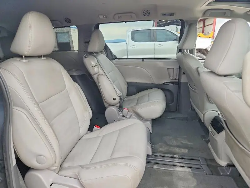 2017 TOYOTA SIENNA XLE 8-PASSENGER  