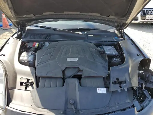 2019 PORSCHE CAYENNE   