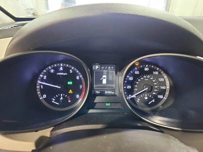 2018 HYUNDAI SANTA FE SE  