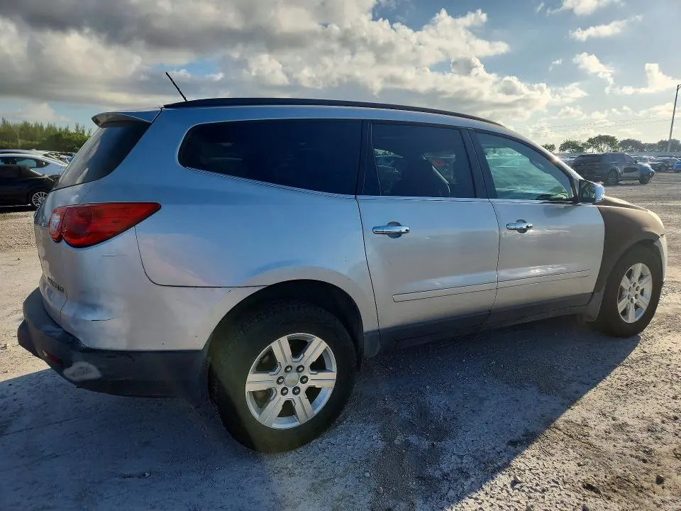 2012 CHEVROLET TRAVERSE LT  