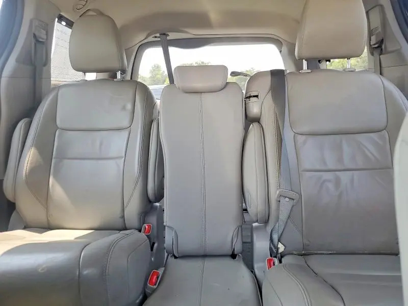 2015 TOYOTA SIENNA XLE 8-PASSENGER  