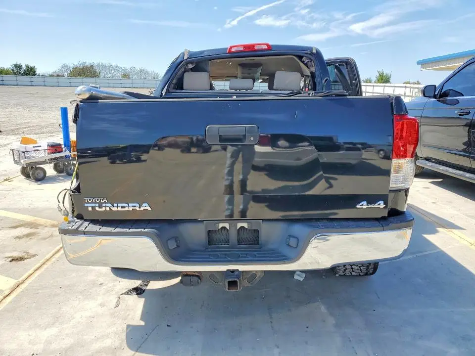 2010 TOYOTA TUNDRA CREWMAX SR5  