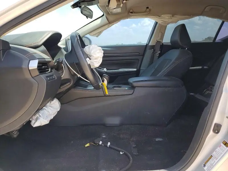 2021 NISSAN ALTIMA SR  