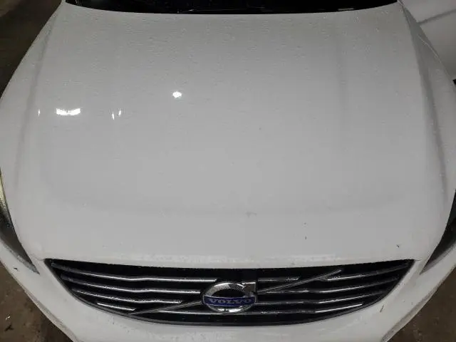 2015 VOLVO XC60 T6 PREMIER  