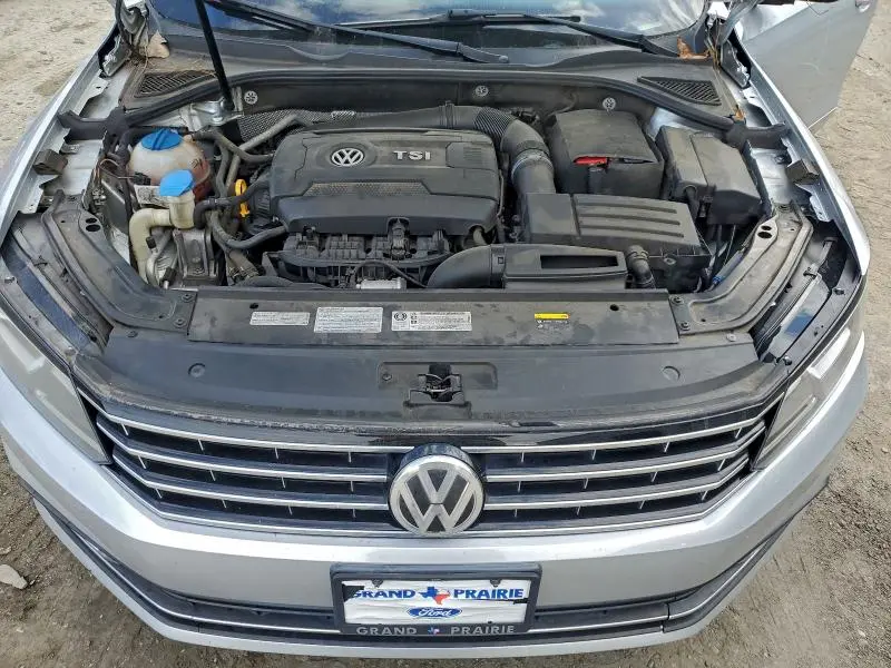 2017 VOLKSWAGEN PASSAT SE  