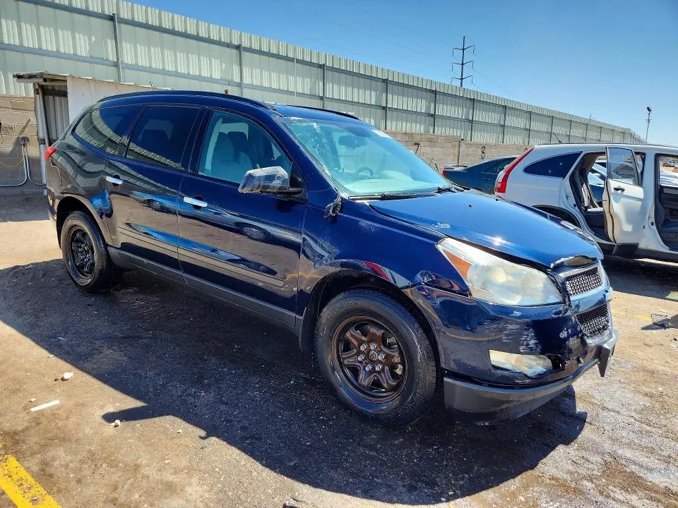2011 CHEVROLET TRAVERSE LS  