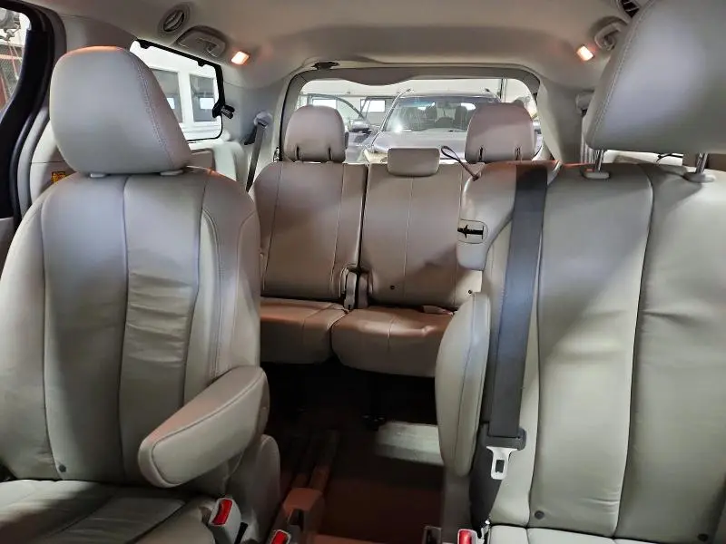 2012 TOYOTA SIENNA XLE 8-PASSENGER  