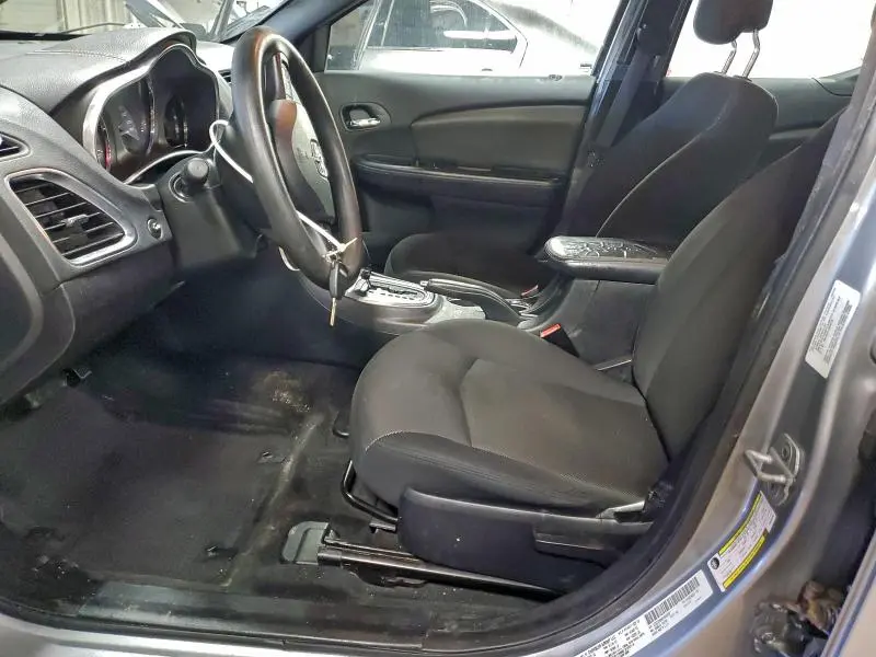 2013 DODGE AVENGER SE  