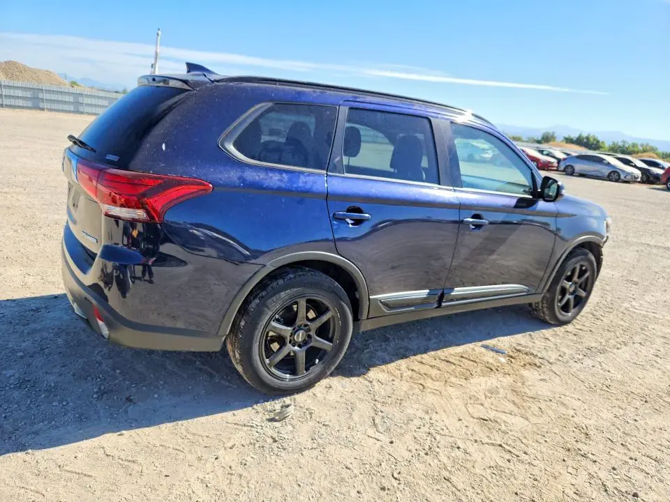 2018 MITSUBISHI OUTLANDER SE  