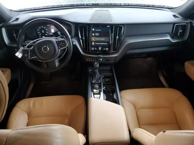 2020 VOLVO XC60 T5 MOMENTUM  