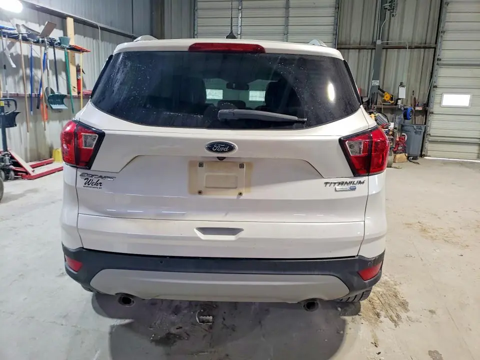 2019 FORD ESCAPE TITANIUM  