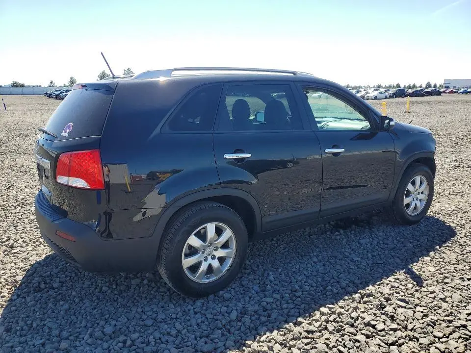 2013 KIA SORENTO LX  